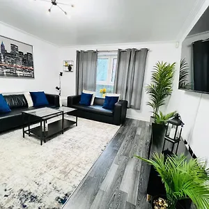 Lush Gated Bay Flat With Fastwifi And Parking , Cardiff United Kingdom